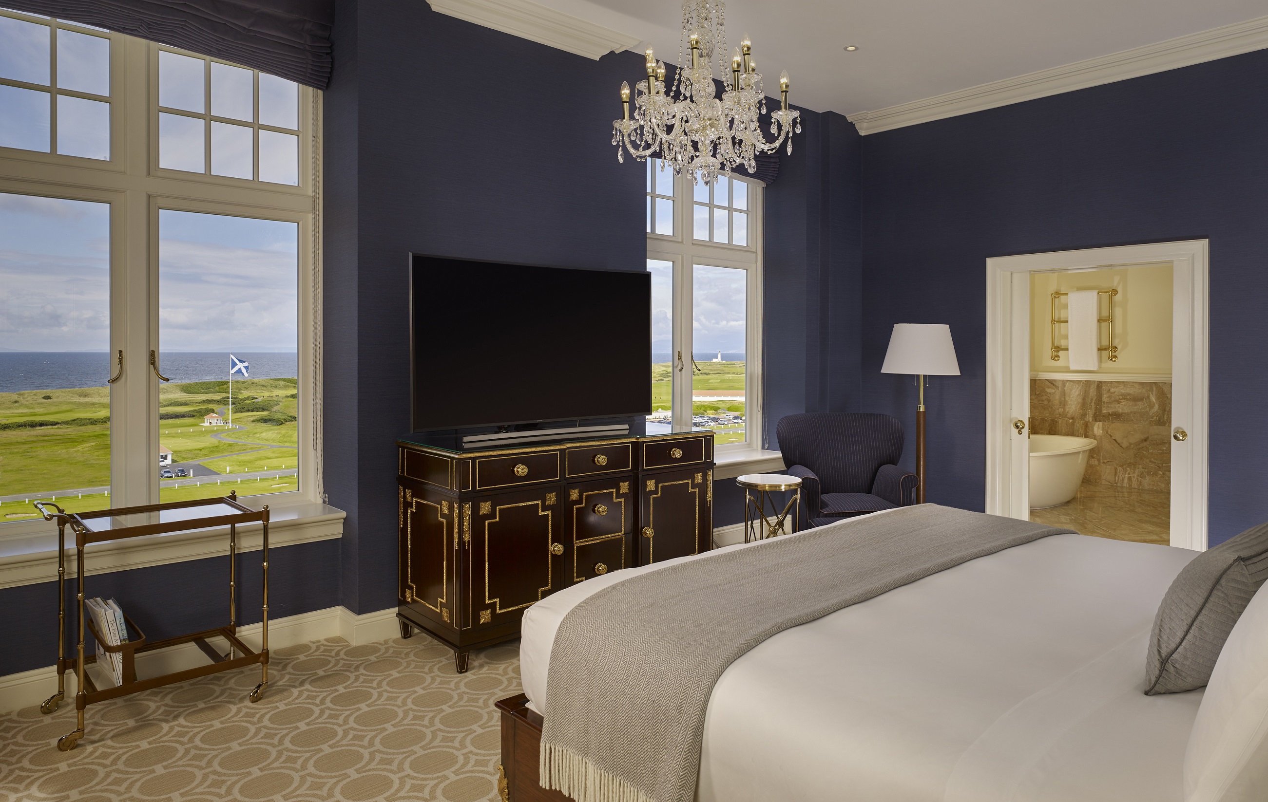 Trump Turnberry bedroom