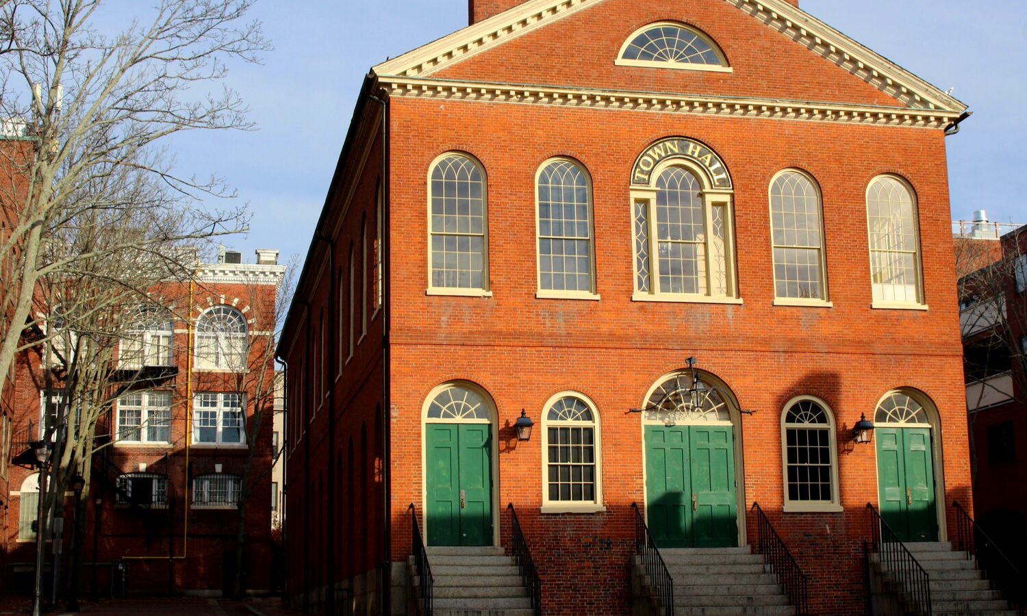 Picture of Salem town hall. 